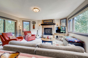 Platinum Frost Fire, Hot Tub access, sleeps 4, Keystone Family Fun Basecamp condo